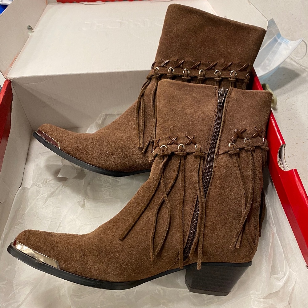 Oak tree farms suede boots